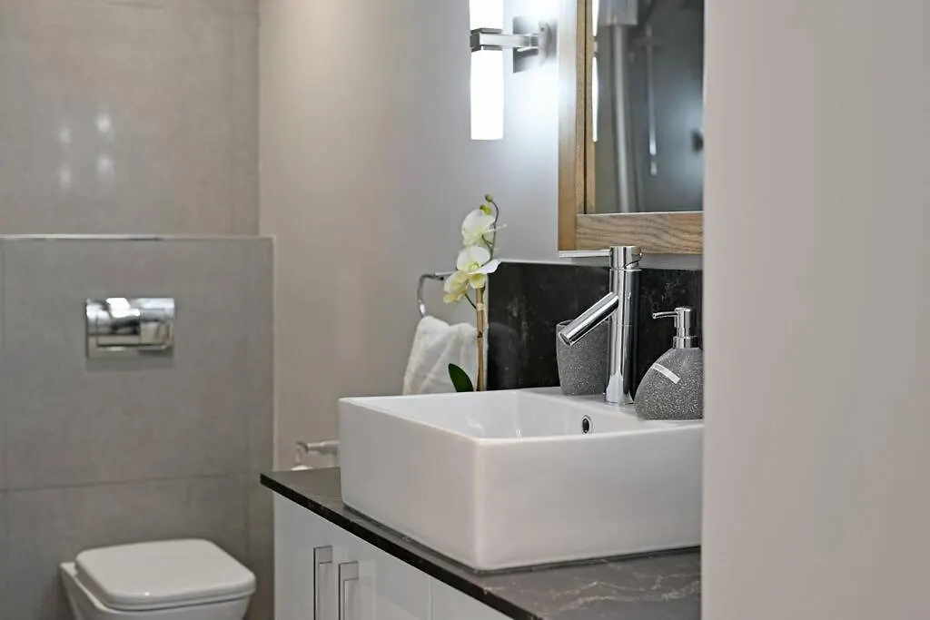 Bella - Stylish 1-Bed Apt In Trendy De Waterkant With Balcony Cape Town South Africa