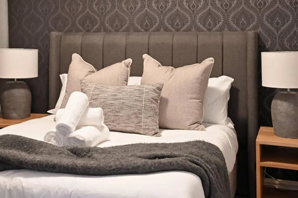 Bella - Stylish 1-Bed Apt In Trendy De Waterkant With Balcony Cape Town